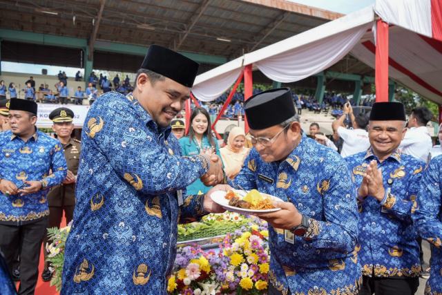 Wali Kota Medan Bobby Nasution saat Peringatan HUT ke-52 Korps Pegawai Republik Indonesia (KORPRI) Tahun 2023, Rabu (29/11/2023) di Stadion Mini USU.