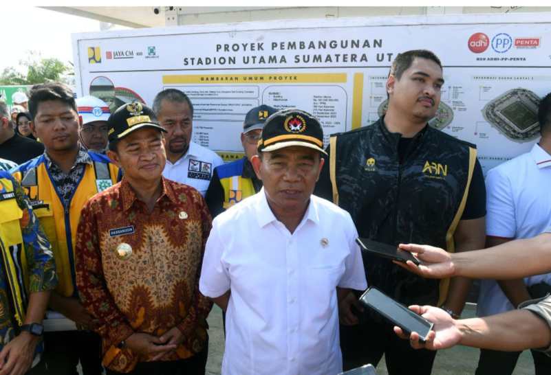 IMG-20240216-WA0014 Pj Gubernur Sumut Hassanudin mendampingi Menteri Koordinator Bidang Pembangunan Manusia dan Kebudayaan RI Muhadjir Effendy dan Menteri Pemuda dan Olahraga RI Dito Ariotedjo meninjau Progress Pembangunan Sumut Sport Centre di Desa Sena, Kecamatan Batangkuis, Kabupaten Deliserdang, Jum'at (16/2/2024).