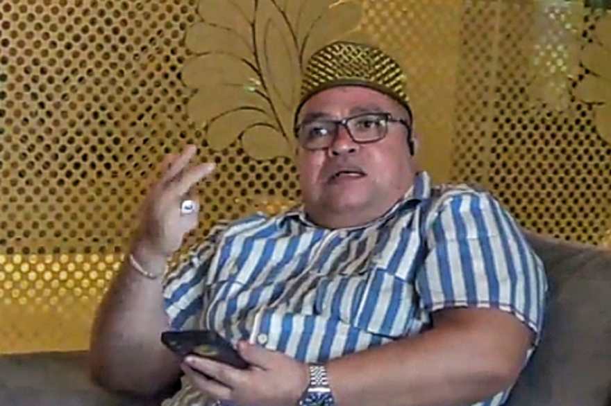 Pengacara Razman Arif saat temu pers di Le Hotel Polonia, Medan, Senin (18/3/2024).