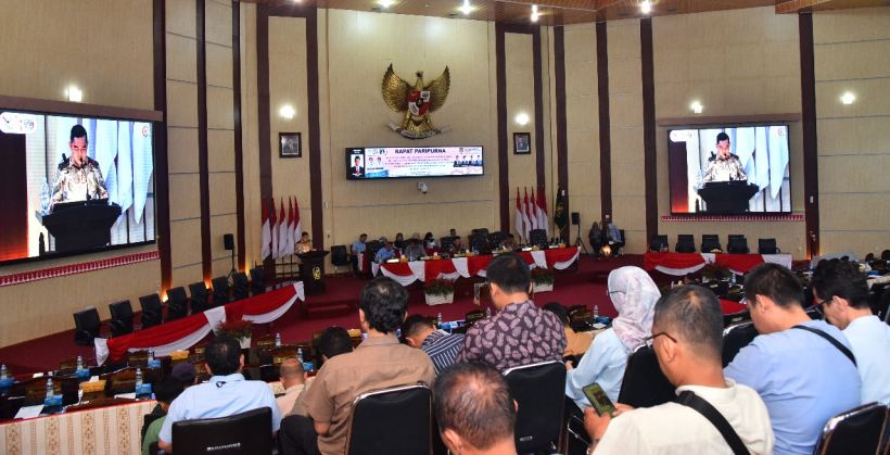 Rapat Paripurna tentang ‘Penyampaian Laporan Hasil Pembahasan R.APBD, Pendapat Fraksi-Fraksi dan Penandatanganan/Pengambilan Keputusan DPRD Kota Medan sekaligus Persetujuan Bersama DPRD Kota Medan dengan Kepala Daerah atas Ranperda Kota Medan tentang RAPBD Kota Medan Tahun Anggaran 2025’ yang digelar Rabu (10/9/2024), di Ruang Paripurna Gedung DPRD Kota Medan, Jl Kapten Maulana Lubis No 1, Medan.