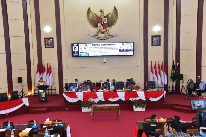 Rapat Paripurna tentang ‘Penyampaian Laporan Hasil Pembahasan R.APBD, Pendapat Fraksi-Fraksi dan Penandatanganan/Pengambilan Keputusan DPRD Kota Medan sekaligus Persetujuan Bersama DPRD Kota Medan dengan Kepala Daerah atas Ranperda Kota Medan tentang RAPBD Kota Medan Tahun Anggaran 2025’ yang digelar Rabu (10/9/2024), di Ruang Paripurna Gedung DPRD Kota Medan, Jl Kapten Maulana Lubis No 1, Medan.