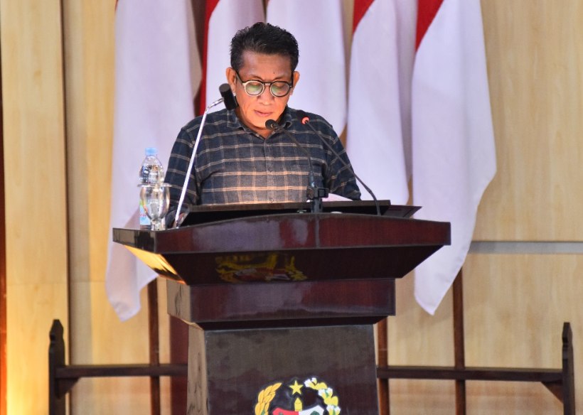 Anggota DPRD Kota Medan Edwin Sugesti membacakan Pendapat Fraksi PAN.