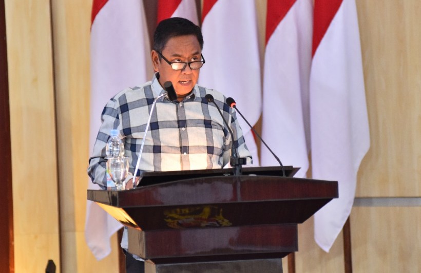 Anggota DPRD Kota Medan Parlindungan Sipahutar saat membacakan Pendapat Fraksi Demokrat.
