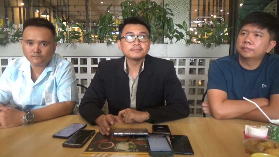 Bobby C Lim SH MH CPM, didampingi Darwis Chandra, dan perwakilan warga Jl Gandhi, Benny.