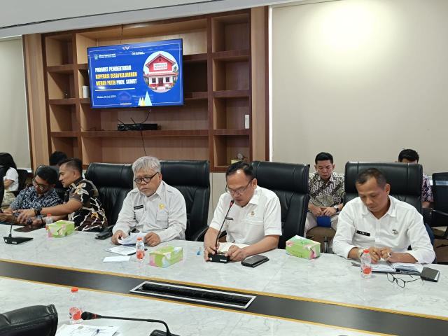 Rakor Satgas Percepatan Pembentukan Koperasi Desa/Kelurahan Merah Putih Sumatera Utara, Rabu (2/7/2025) di Kantor Gubernur Sumut, Jalan Diponegoro Nomor 30, Medan. Dihadiri oleh Kadis Koperasi Usaha Kecil dan Menengah Pemprov Sumut, OPD dan Lembaga terkait. Foto/Diskominfo Sumut