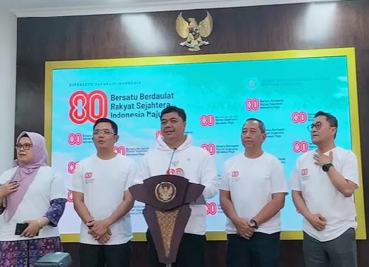 Wakil Menteri Sekretaris Negara Juri Ardiantoro, dalam konferensi pers mengatakan pemerintah akan meliburkan tanggal 18 Agustus 2025 dalam rangka memeriahkan Hari Ulang Tahun (HUT) Kemerdekaan Indonesia ke - 80, di Kantor Presiden, Jumat (1/8/2025).