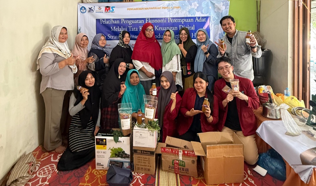 Tim PKM Dosen STMB Multismart bersama PEREMMPUAN AMAN PHKom Menteng