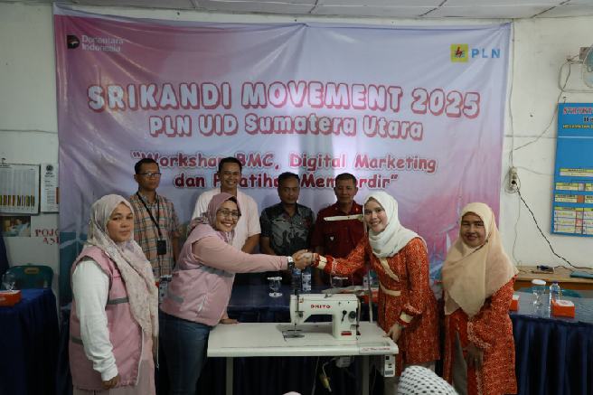 IMG-20250926-WA0009_resize_61 Penyerahan Mesin Bordir oleh Champion Srikandi UID Sumut kepada Ketua PKK Kecamatan Biru-Biru