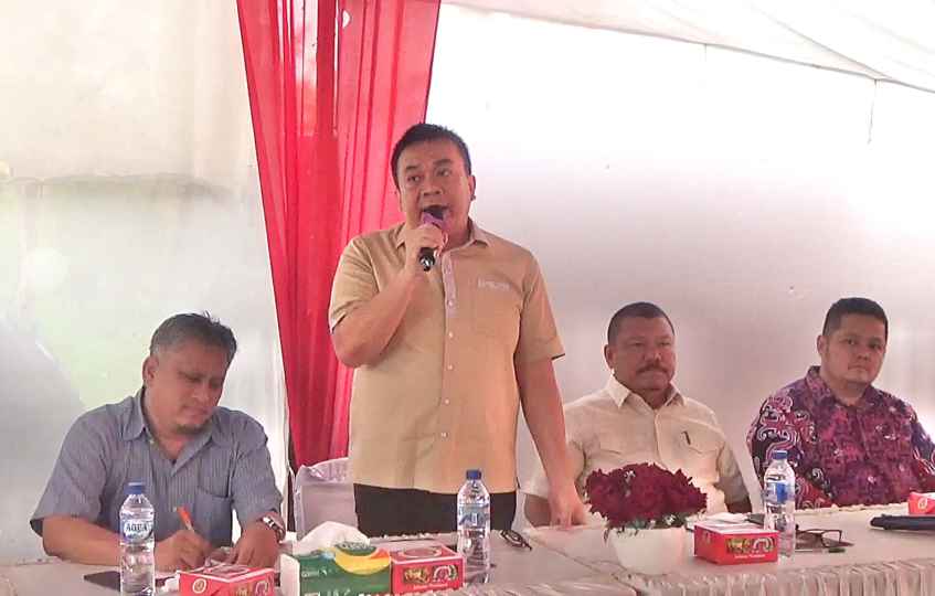 Wakil Ketua DPRD Kota Medan, H Zulkarnaen SKM saat melaksanakan Sosialisasi Peraturan Daerah (Perda) Kota Medan No 07 Tahun 2024 tentang Perubahan atas Perda No 06 Tahun 2015 tentang Pengelolaan Persampahan di Jl Pukat IV Kelurahan Bantan Kecamatan Medan Tembung, Kota Medan, Sabtu (13/9/2025).