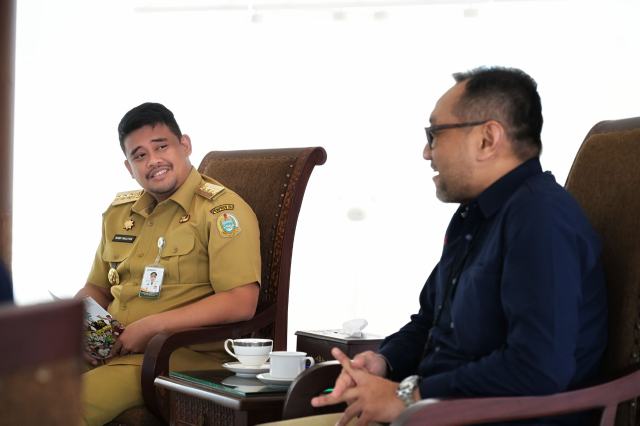 Gubernur Sumatera Utara (Sumut) Bobby Afif Nasution menerima audiensi jajaran Direksi PT Telkom di Kantor Gubernur Sumut, Jalan Pangeran Diponegoro Nomor 30 Medan, Senin (6/10/2025). Foto/Diskominfo Sumut