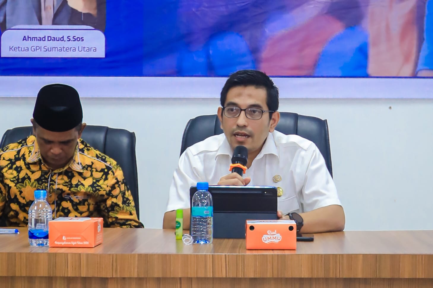 IMG-20251202-WA0020 Ferri Ichsan Kepala Bappeda menjelaskan dana bantuan dari Bank Dunia saat ini sedang digunakan. (Kominfo Medan Dok)