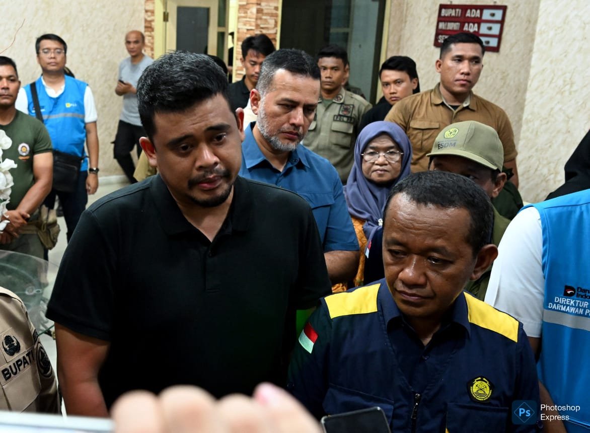 Bobby Nasution bersama Menteri ESDM Bahlil Lahadalia berada di Tapteng. (Kominfo Sumut Dok)