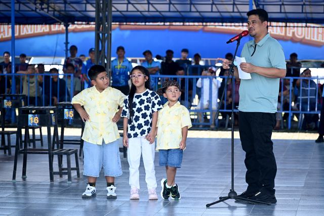 20260517_145832_resize_3 Gubernur Sumatera Utara (Sumut) Muhammad Bobby Afif Nasution secara resmi membuka kontes burung berkicau dalam rangka perayaan Anniversary ke-4 Sedulur Kicau Mania Nusantara (SKMN) di Katamso Land, Jalan Brigjen Katamso, Medan, Minggu (17/5/2026). Foto/Diskominfo Sumut
