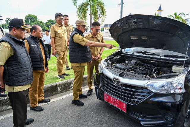 20260518_225136_resize_75 Penjabat (Pj) Sekretaris Daerah Provinsi Sumatera Utara (Sumut) Sulaiman Harahap memimpin Apel Kendaraan Dinas Operasional Roda 4 (Empat) Pemerintah Provinsi Sumut Tahun Anggaran 2026 di Lapangan Astaka/Gedung Serbaguna Jalan Willem Iskandar, Deliserdang, Senin (18/5/2026). Foto/Diskominfo Sumut