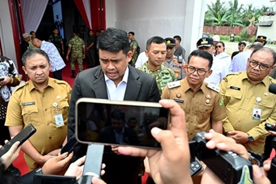 GUBSU LAUNCHING 1061 KOPERASI MERAH PUTIH 01.jpg Gubernur Sumatera Utara (Sumut) Bobby Afif Nasution bersama Pangdam I/Bukit Barisan Mayjen TNI Hendy Antariksa, Kapolda Sumut Irjen Pol Whisnu Hermawan Februanto, serta jajaran Forkopimda, mengikuti peresmian nasional operasionalisasi 1.061 Koperasi Desa/Kelurahan Merah Putih yang dipimpin Presiden Prabowo Subianto secara virtual dari KMP Tanjung Selamat, Kecamatan Medan Tuntungan, Sabtu (16/5/2026). Foto/Diskominfo Sumut