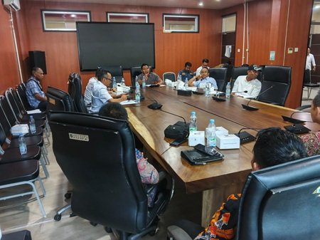 WhatsApp Image 2026-05-05 at 21.13.50 Rapat Dengar Pendapat (RDP) dengan PUD Pembangunan Kota Medan, Senin (4/5/2026). RDP dipimpin Wakil Ketua Komisi III, T. Bahrumsyah.