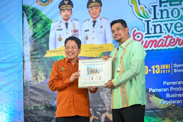 Gubernur Sumut, Bobby Nasution menghadiri Pencanangan Pelaksanaan Sensus Ekonomi 2026 yang dihadiri langsung oleh Wakil Kepala Badan Pusat Statistik Pusat (BPS) Sonny Harry di Panggung Terbuka Parapat, Kabupaten Simalungun, Kamis (11/6/2026). Foto/Diskominfo Sumut 