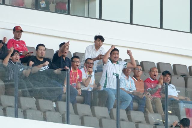20260614_100004_resize_78 Gubernur Sumatera Utara (Sumut) Bobby Nasution menyaksikan pertandingan perebutan peringkat ketiga pada ajang Asean U-19 Boys' Bank Sumut Championship 2026 antara Indonesia melawan Kamboja di Stadion Utama Sumatera Utara, Batang Kuis, Kabupaten Deliserdang, Sabtu (13/6/2026). Foto/Diskominfo Sumut