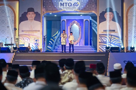 Pembukaan MTQ Sumut ke 40 (3) .jpg Gubernur Sumut Bobby Nasution bersama Wakil Gubernur Sumut Surya menghadiri Pembukaan Musabaqah Tilawatil Qur'an (MTQ) ke 40 tingkat Provinsi Sumatera Utara yang dibuka secara langsung oleh Wakil Menteri Agama Republik Indonesia Romo Muhammad Syafi'i di Lapangan Astaka, Jalan Williem Iskandar, Pancing, Kabupaten Deliserdang, Senin Malam (15/6/2026). Foto/Diskominfo Sumut