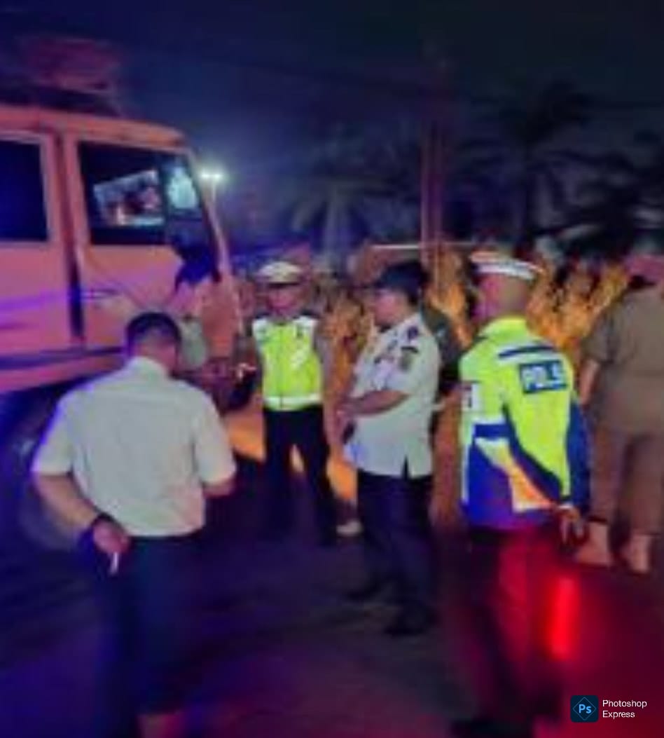 IMG-20260701-WA0020 Personel gabungan razia truk bertonase di Pakam-Galang. (Kominfo Sumut Dok)