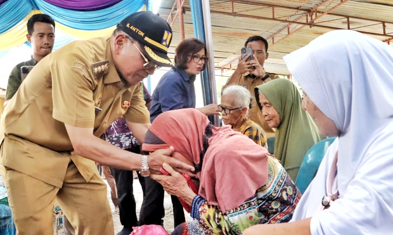 Bupati Simalungun, Anton Achmad Saragih, menghadirkan pelayanan terpadu bagi masyarakat di Kecamatan Raya Kahean, Selasa (7/7/2026). Foto: dokumen Dinas Kominfo Simalungun
