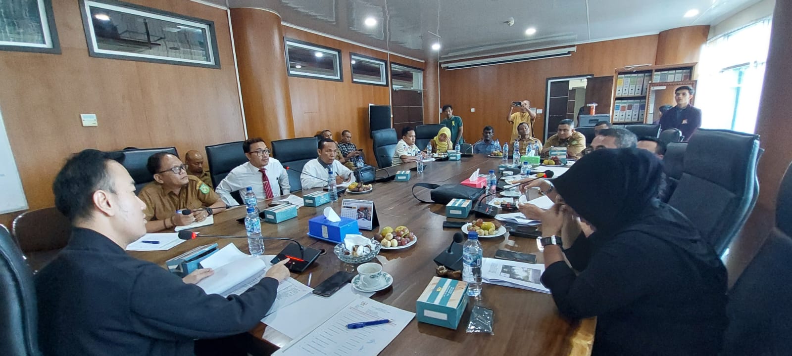 IMG-20260722-WA0017 Komisi IV DPRD Medan gelar RDP di ruang Komisi, kemarin. Rapat dipimpin Wakil Ketua Komisi IV M Rizki Lubis, Rommy Van Boy, Edwin Sugesti Nasution, Datuk Iskandar Muda dan Lailatul Badri. (Ist)