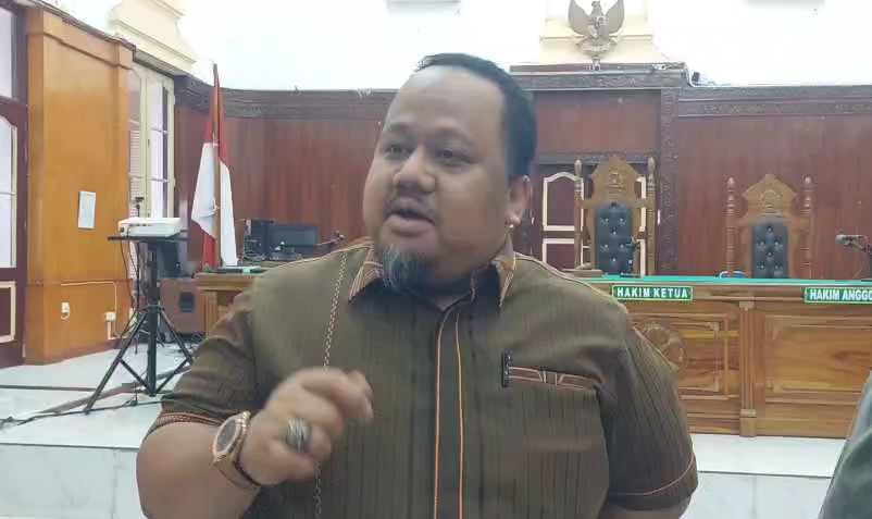 IMG_20260806_21483633 Penasihat Hukum terdakwa, Bambang Indra Gunawan, SH., M.Hum